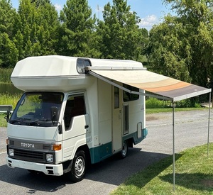 Offre exceptionnelle : Toyota Hiace Coleman Camper 1992, prêt à être expédié - Product Image 1