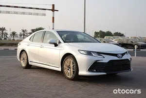 Toyota Camry GLE Híbrido 2.4L V4 2024 Usado en Perfectas Condiciones, Color Blanco, Bien Mantenido, Listo para Usar - Product Image 2