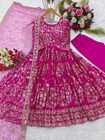 Robe Anarkali en pure soie chinon, avec broderie en fausse fourrure et sequins, pour les fêtes et festivals, par Fab Zone