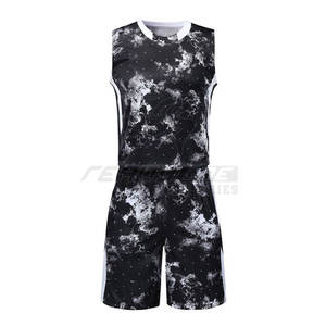 Tenue d'entraînement Nouvelle Arrivée Respirante Manches Courtes Personnalisable Uniforme de Basketball Léger Design Personnalisé Été - Product Image 1