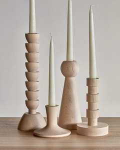 Porte-bougie en bois décoratif, parfait pour embellir une pièce, offrant une éclairage décoratif unique et chaleureux. - Product Image 1