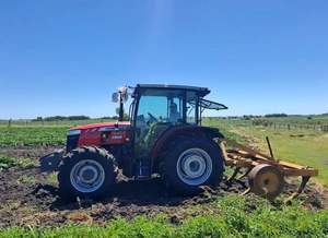 Tracteur Massey Ferguson chargé en gros dans un conteneur tracteur MF 6714 haute efficacité - Product Image 5