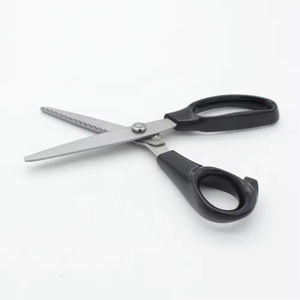 กรรไกรตัดผ้าหนา ใบมีดแข็งแรง จับถนัดมือ ตัดขนสัตว์ได้อย่างง่ายดาย - Product Image 6