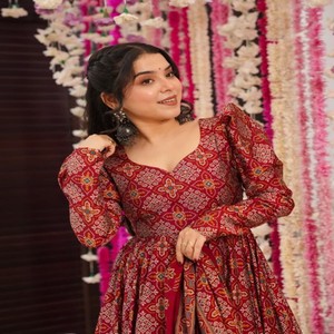 VASTRA COTTAGE Traje Anarkali de Algodón Puro Estampado con Gran Vuelo, Dupatta de Algodón a Juego y Conjunto de Plazzo de Algodón Suave - Product Image 5