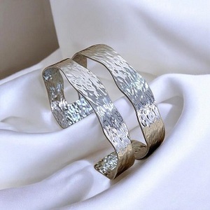 Brazalete de latón chapado en oro champán estilo camboyano para mujer, joyería de moda, pulsera para bodas y fiestas de f s international - Product Image 1