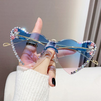 2025 mode luxe strass dégradé lentille lunettes de soleil UV400 sans monture en forme de coeur lunettes de soleil pour les femmes