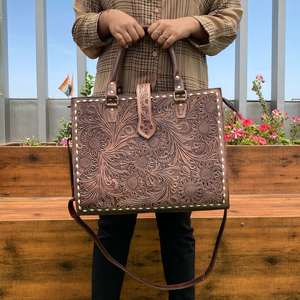 Sac de messager élégant en cuir de luxe pour femmes, fourre-tout de luxe fabriqué à la main pour dames sur mesure par l'unité d'usine - Product Image 4