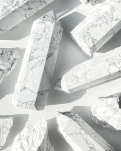 Bán Buôn Tự Nhiên Howlite Tháp 0-2 Inch Đánh Bóng Tinh Thể Màu Trắng Điểm Chữa Bệnh Năng Lượng Đá Quý Lỏng Đá Quý Pha Lê Cây Đũa Phép - Product Image 6