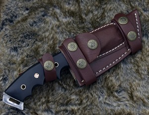 Cuchillo de Supervivencia Hecho a Mano con Hoja de Acero de Damasco y Mango de Cuerno Negro, Funda de Cuero OEM para Camping y Supervivencia - Product Image 6