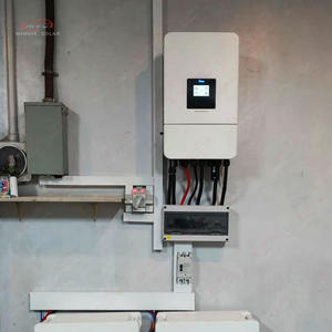 <span class=keywords><strong>Onduleur</strong></span> hybride monophasé Deye SUN-8K-SG05LP1-EU-SM2-P certifié CE de 8 kW pour les centres de données Edge - Product Image 2