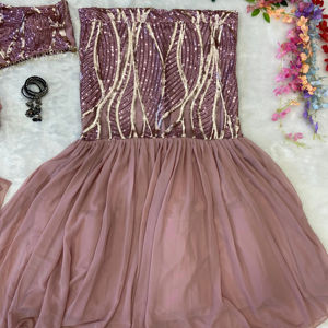 Hermoso último pesado completo cosido Indo occidental - Product Image 1