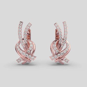 Pendientes de Aro de Diamantes de Oro Rosa de 18K de Lujo para Mujer, Pendientes de Diseño Moderno con Diamantes Pavé Retorcidos - Product Image 3