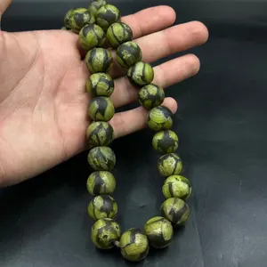 Authentique ancien vénitien artisanal verre commerce perles fin africain Skunk perles en gros en vrac cristal Lampwork - Product Image 1