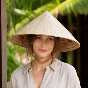 Chapeau Sombrero Traditionnel Vietnamien en Herbe Naturelle, Taille Ajustable, Broderie à la Main, Motif à Carreaux, Unisexe, Idéal pour les Voyages - Vente en Gros - Product Image 4