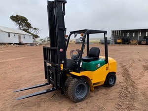 Forklift Capacity 3 Ton Fork Lifting Model 1 Pallet Small 2ton 3 7ton 6m 3m 1 5m Gasoline 4WD for <b>Engine</b> Outdoor Use - Product Image 6