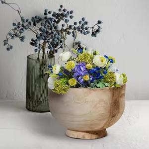 Tazón de madera con elegante acabado natural hecho a mano, ideal para servir en la cocina, exhibir ensaladas y para decoración del hogar. - Product Image 4