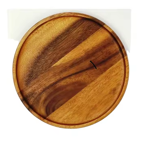 Assiettes en céramique sculptées vintage rondes traditionnelles tournées à la main et polies écologiques par Crescent Crafts - Product Image 3