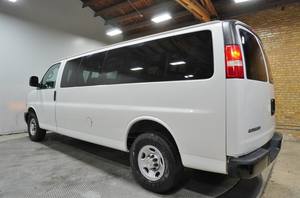 Ch-ev-ro-let Ex-pre-ss LS 3500 Extended 2019 - Fourgonnette 15 places à transmission automatique - Product Image 6