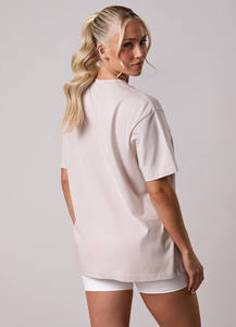 Venta al por mayor de camisas holgadas para mujer OEM logotipo personalizado Baige mujeres camiseta de gran tamaño de alta calidad suave 100% algodón camiseta para niñas - Product Image 5