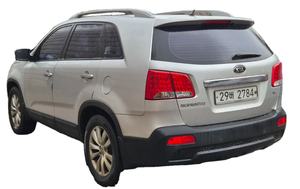 Kia Sorento 2010 Sorento R Diesel 2WD 2.2 TLX - Product Image 3