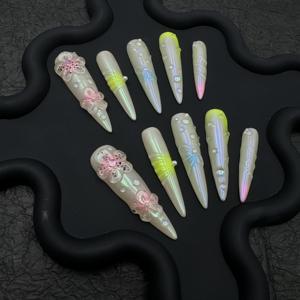 Unghie Finte Lunghe di Lusso Inlibeba, Design Personalizzato in Resina Blu Chiaro Aura - Product Image 4