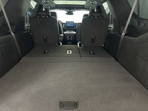 2024 Sub urban RST 4WD Moteur à essence 355 hp 5.3L V8 Transmission automatique - Product Image 6