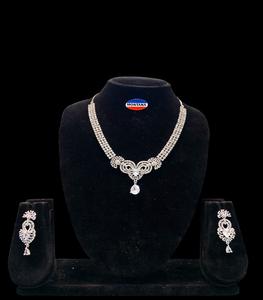 Conjunto de collar AD de fantasía floral y diamantes para compromiso de boda o presentaciones de regalo de aniversario - Product Image 1