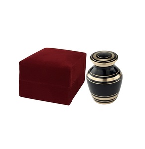 Urne souvenir en laiton Platinum Elite Urne de crémation en métal au design vintage pour cendres Meilleure urne commémorative pour animaux de compagnie pour le service funéraire - Product Image 2