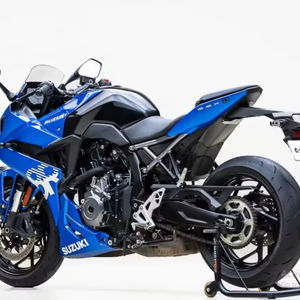 Oferta con Descuento en Motocicleta Suzuki GSX-8R - Construcción de Metal y Plástico - Product Image 1