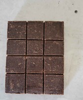 Fournisseur direct d'usine, cubes de briquettes solides pour les barbecues et la cuisine en plein air, disponibles en grande quantité