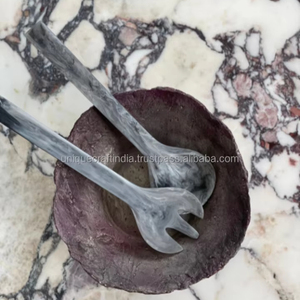 Ensemble classique de cuillères en résine Art déco Swirl Couverts et vaisselle personnalisés pour les mariages au meilleur prix - Product Image 1