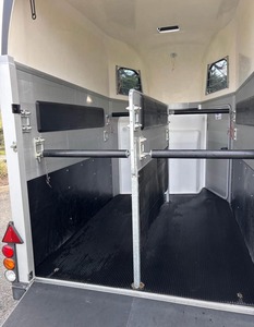 Hot Seller for Comfortable Design Steel Side Wall Semi <b>Trailer</b> Livestock Horse Axle <b>Trailer</b> 12R22.5 Tyre Horsebox 1400kg Payload - Product Image 1