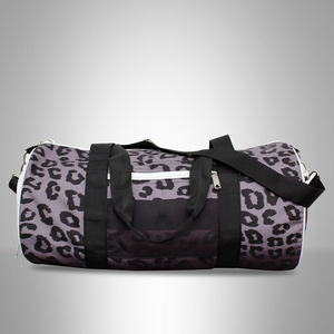 Elegante bolsa de gimnasio de cuero sintético para uso comercial y deportivo - Product Image 5