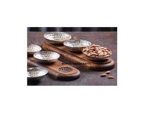 NOUVELLE IDÉE PLATEAU DE SERVICE EN BOIS AVEC MÉTAL ARTISANAT DATE DE SERVICE POUR L'AÏD RAMADAN CADEAU Ustensiles de cuisine VAISSELLE PLATS DE SERVICE PLATEAU RAMADAN - Product Image 1