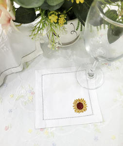 Servilleta de Bebidas Bordada Personalizada al por Mayor con Diseño de Girasol, Servilleta de Cóctel de Algodón Blanco con Dobladillo, Posavasos para Eventos en el Hogar y Bares - Product Image 1