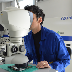 Assemblage de circuits imprimés unilatéral de qualité supérieure Service automobile personnalisé PTH complet avec produit PCBA OEM fabriqué en Italie - Product Image 2