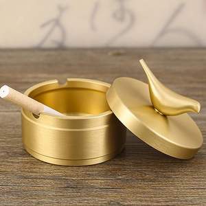 ที่เขี่ยบุหรี่ทองเหลืองแบบโบราณ สำหรับตกแต่งบ้านสไตล์วินเทจ ที่เขี่ยบุหรี่ทองเหลืองสุดหรู สำหรับใช้ในห้องนั่งเล่นและสำนักงาน ผลิตด้วยมือ - Product Image 3