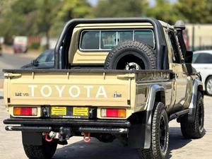 Toyotaas pour LandCruiserr Single Cabin 4x4 Pickup Série 79 Fabriqué au Japon Diesel Carburant Automatique/Boîte de vitesses Taille des pneus R18 - Product Image 6