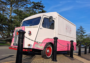 Camioneta Citreonn, Food Truck Móvil con Doble Eje Tándem, Espacio de Preparación, Características Resistentes a la Oxidación, Servicio de Catering al Aire Libre, Estilo Clásico Vintage - Product Image 2