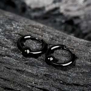 Boucles d'oreilles créoles Jeulia en acier inoxydable plaqué or pour hommes avec accents de zircon, de perles et de diamants - Product Image 6