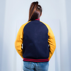 Veste universitaire pour femmes conçue sur mesure pour l'hiver, manches longues, en cuir, tricotée, fabrication en gros - Product Image 5