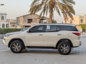 Toyota Fortuner d'occasion, conduite à gauche, conduite à droite, diesel, pick-up, double cabine, très propre, Toyota Fortuner à vendre - Product Image 5