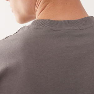 T-shirt surdimensionné personnalisé avec logo personnalisé imprimé à l'avant, respirant, mélange coton/polyester 230 GSM pour hommes - Product Image 1