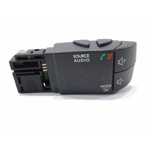 เรโนลต์ ทวิงโก้ ซีรีส์ 3 รุ่น H4D 400 (14>) คันบังคับวิทยุ - Product Image 1
