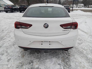 Buick Regal 2019 d'occasion en excellent état - Product Image 4