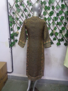 Indian Ethnic Clothing Premium Printed <b>Women's</b> <b>Kurta</b> for Ethnic Event and Party Wear Options at Wholesale Prices - Product Image 2
