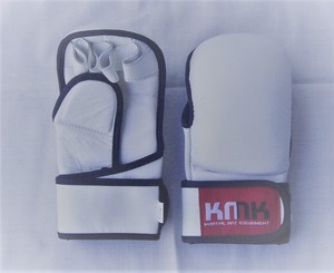 Gants de boxe professionnels personnalisés usine OEM temps couleur EVA PU cuir rouge noir dentelle-gants de boxe professionnels en cuir PU - Product Image 3