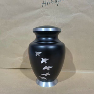 Urnes funéraires pour adultes, style américain, retour à la maison, urnes funéraires en métal noir, fournisseur en gros - Product Image 1