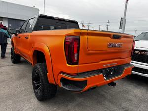 NUEVO GMC SIERRA 1500 AT4 2024 CON INTERIOR OSCURO, VOLANTE A LA IZQUIERDA, 8 CILINDROS, 4X4, CON INCENTIVOS DE ENVÍO - Product Image 3