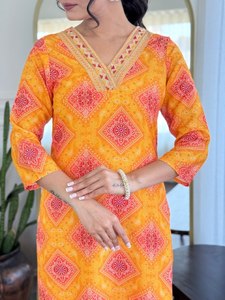 Traje Kurti Tradicional Indio y Pakistaní de Rayón para Mujer con Pantalón y Dupatta, Diseño Étnico Moderno, Informal, para Fiesta, Reversible - Product Image 4